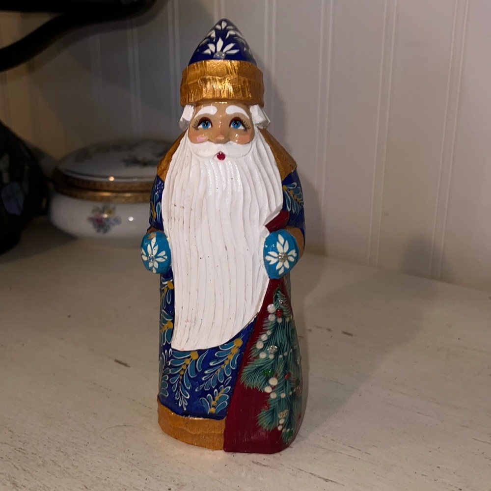Carved Russian wood Santa Christmas 7 inches